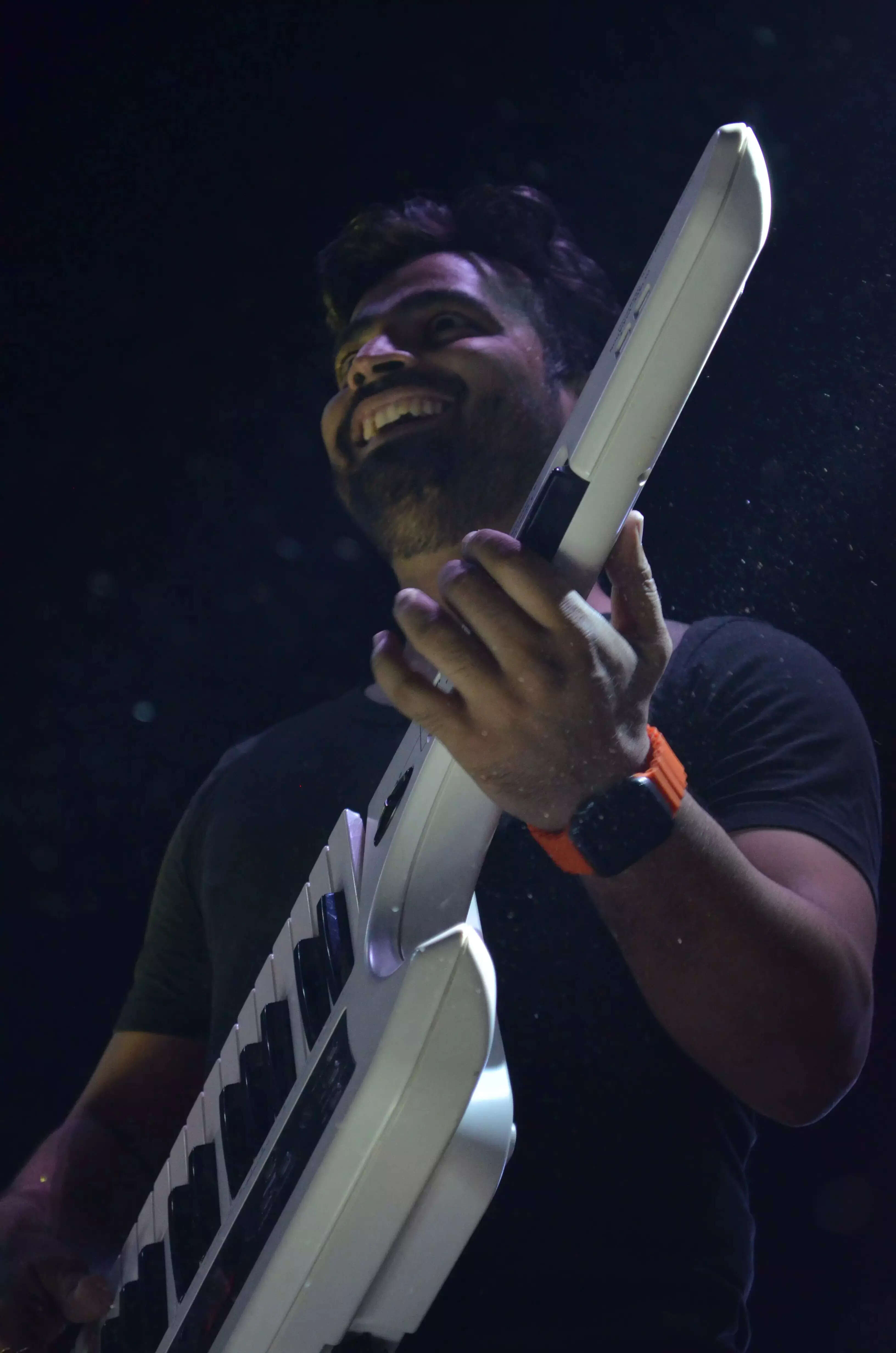 Synthwave guitarist