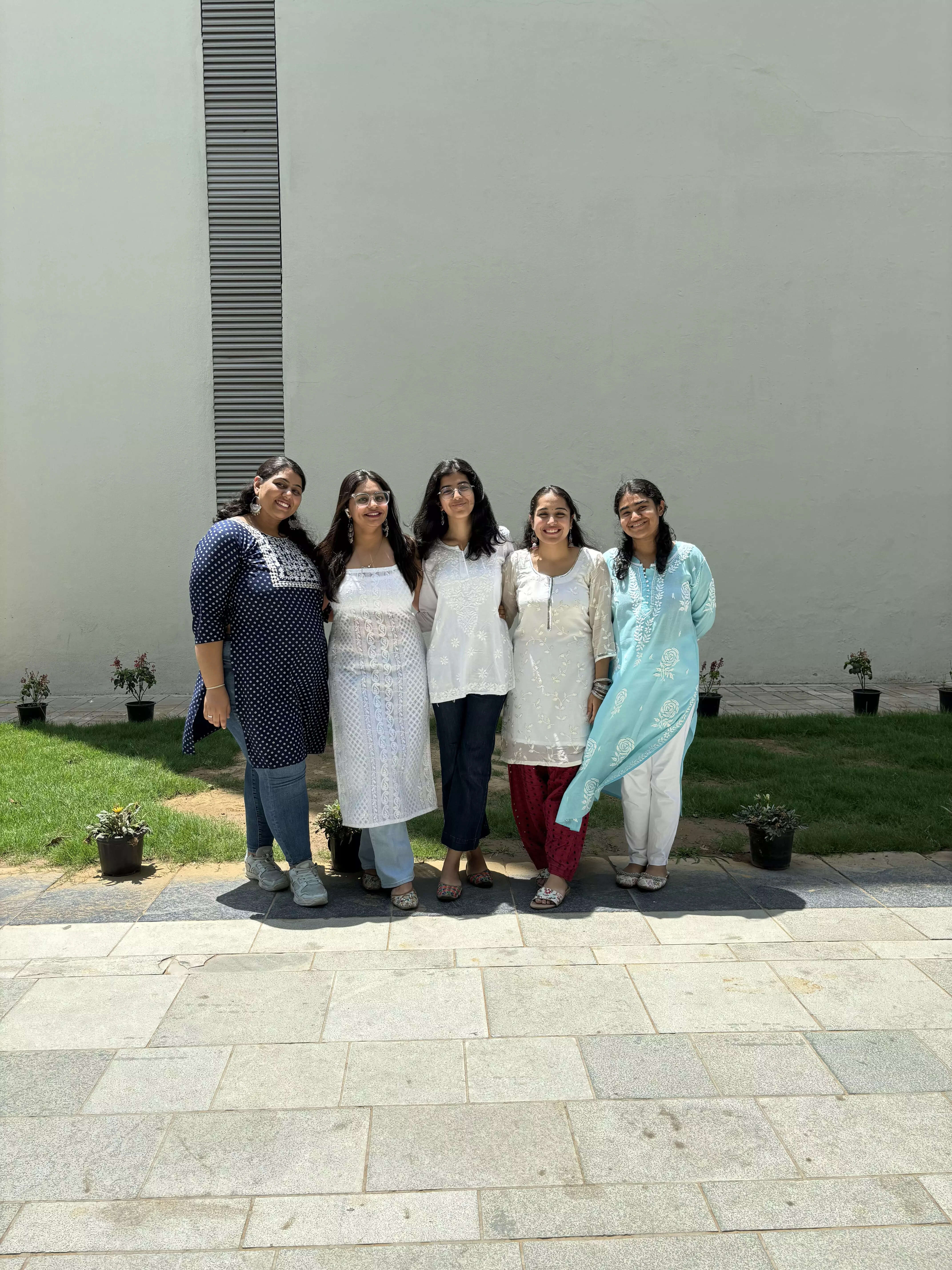 Some friends even colour coordinated their outfits 