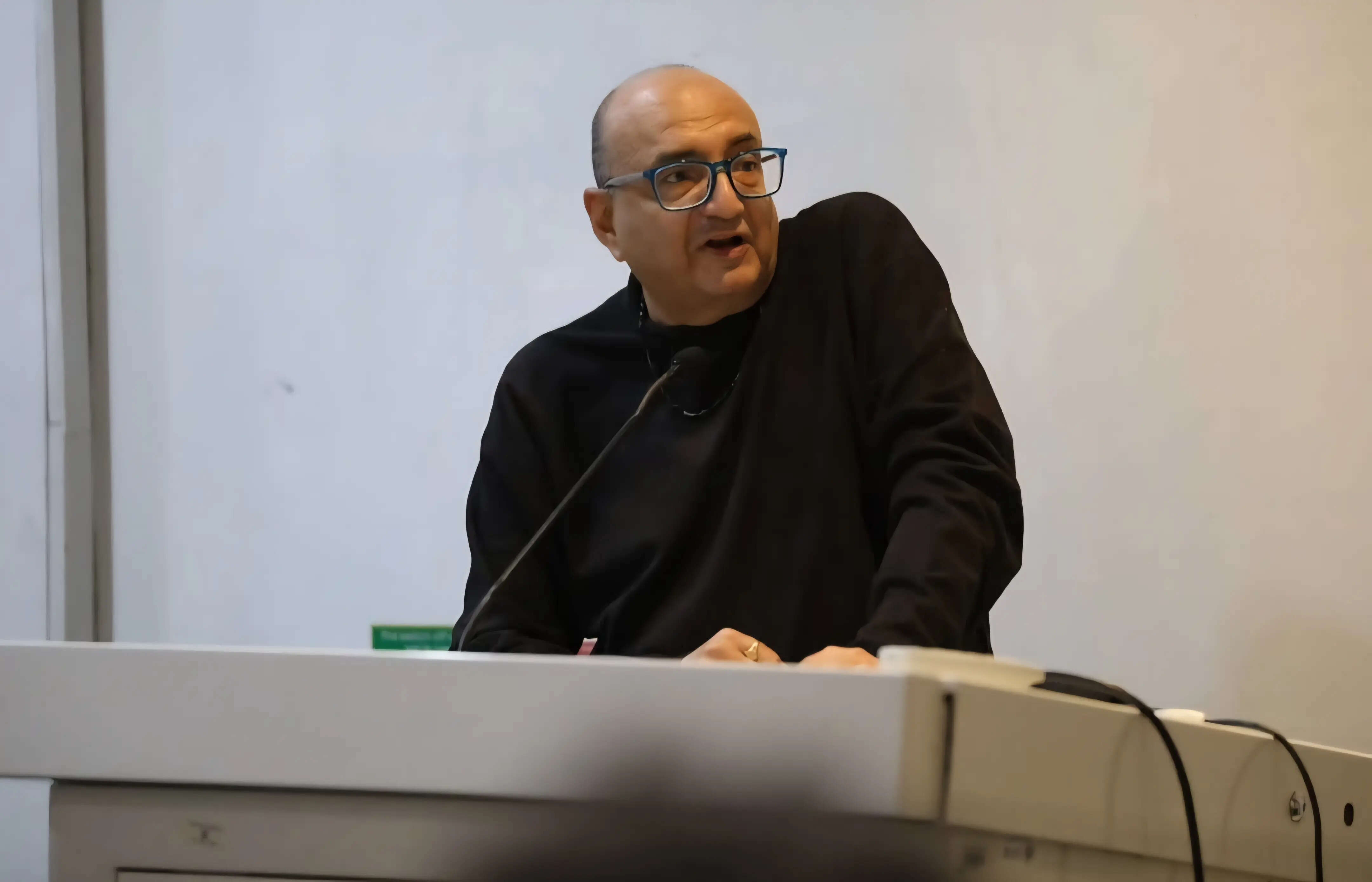 Passion must translate into knowledge, Vaswani tells TSOM students