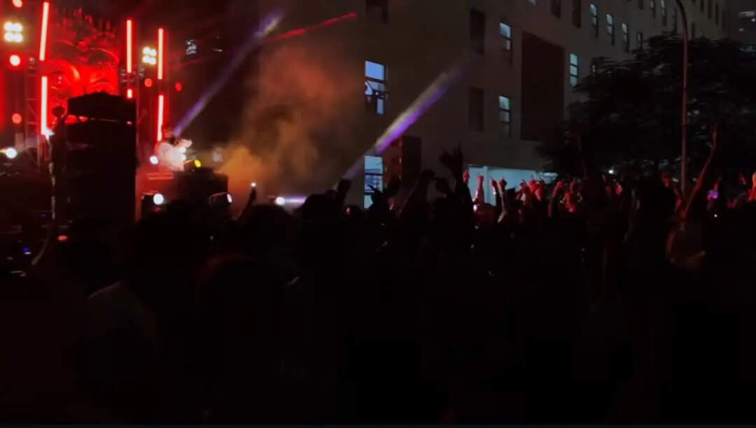 crowd