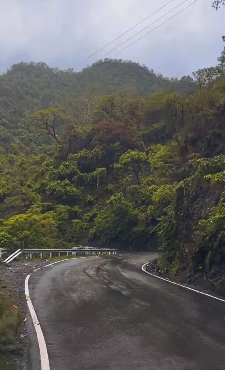 <strong>Journey Through the Mountain Roads</strong>